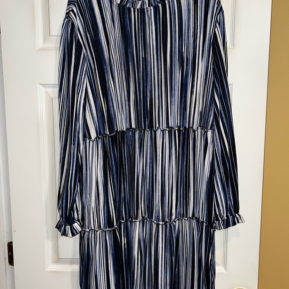 LuLaRoe Dresses & Skirts - LuLaRoe Blue and White Striped Midi Dress. Size 2XL. EUC